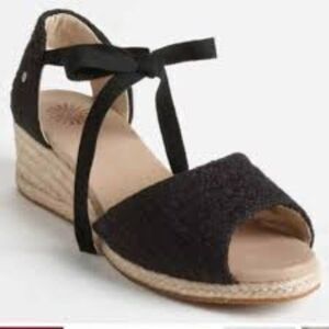 UGG Espadrilles Sandals Wedge Woman’s Delmar Size 7 Black Bow Tie